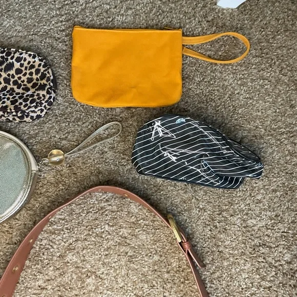 Vince Camuto Brown Leather Crossbody Bag Gold Hardware Adjustable Strap Mini - Picture 8 of 12